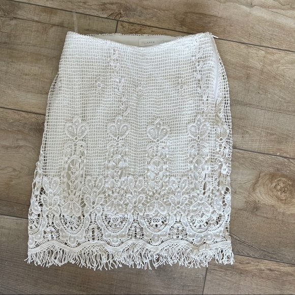 Ivory Crochet Skirt Size Small - Picture 1 of 8